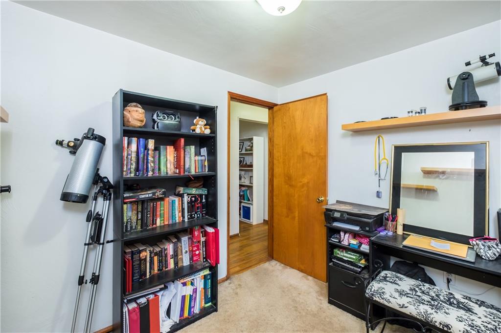 101 Ridgeside Road Pittsburgh, PA 15237 - Photo 8 of 25