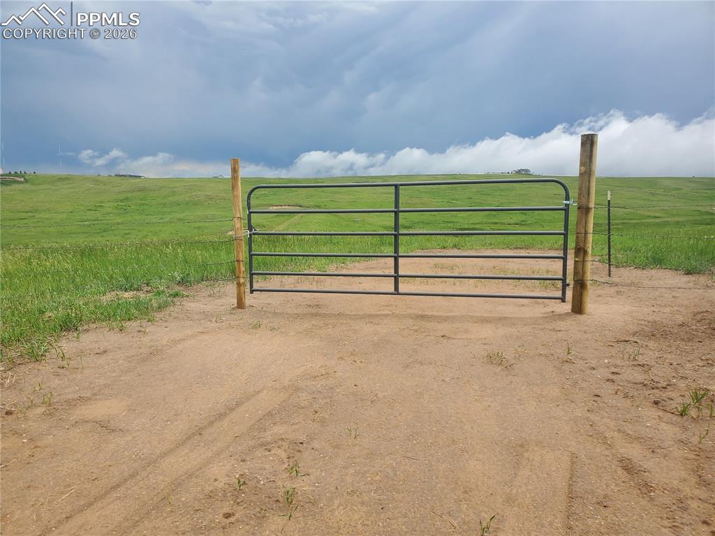 5565 Walker Road Colorado Springs, CO 80908 - Photo 4 of 28