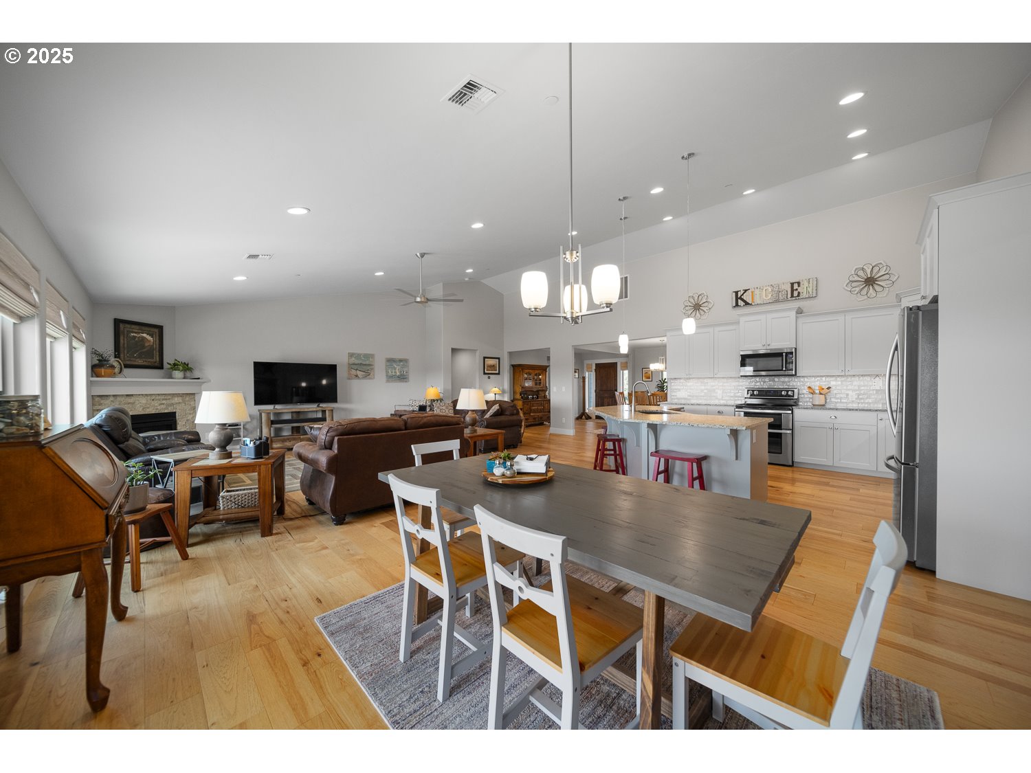 4416 Southeast Laredo Road Prineville, OR 97754 - Photo 15 of 36 a view of a dining area with furniture
