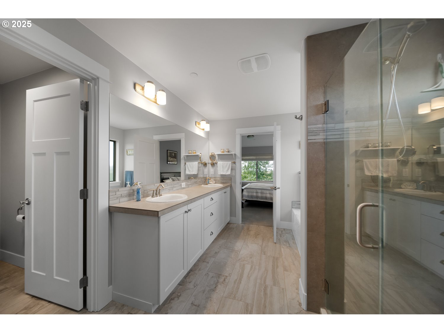 4416 Southeast Laredo Road Prineville, OR 97754 - Photo 27 of 36 a kitchen with a refrigerator and a sink