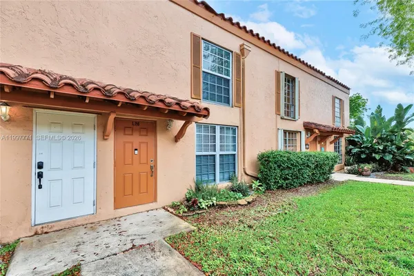 $335,000 | 7130 Fairway Drive, Unit L26, Miami Lakes, FL 33014