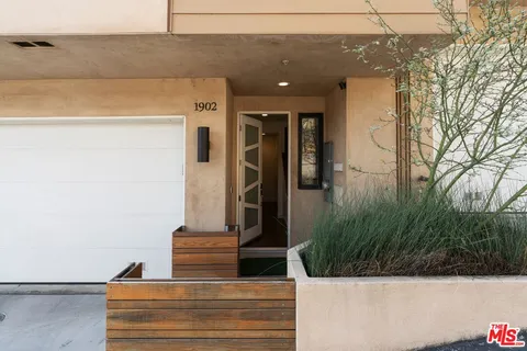 $1,390,000 | 1902 Liberty Court, Los Angeles, CA 90026