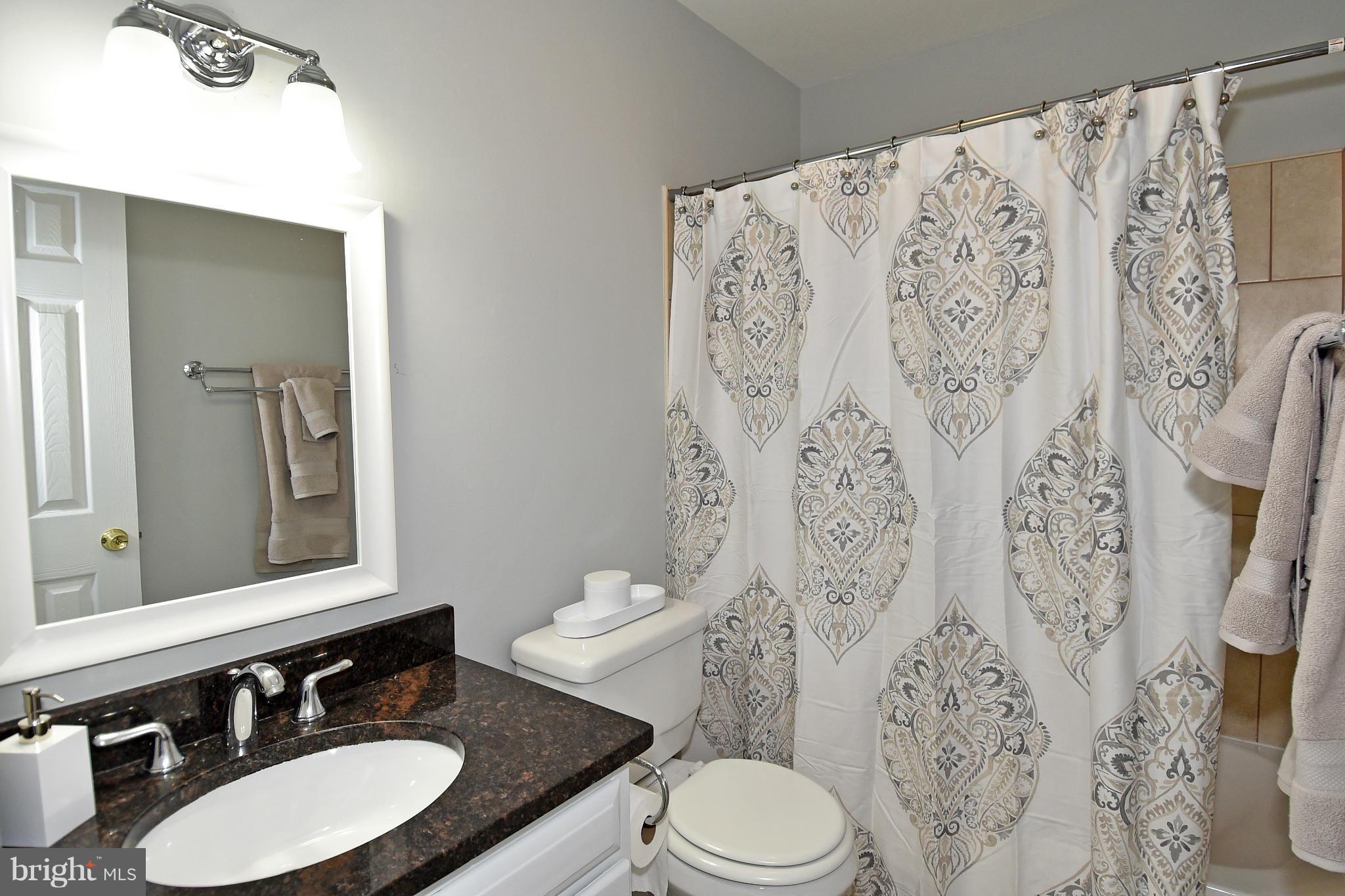 4123 Granby Road Woodbridge, VA 22193 - Photo 11 of 28 Upper Level Bath