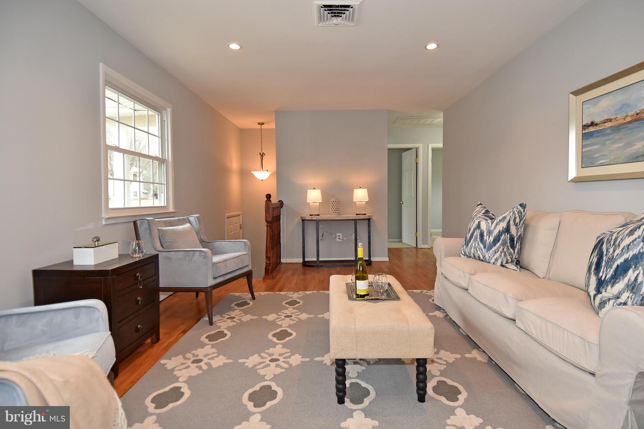 4123 Granby Road Woodbridge, VA 22193 - Photo 5 of 28 Light Filled Living Room