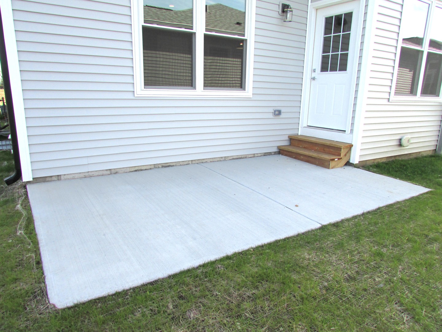 970 Partridge Circle Marengo, IL 60152 - Photo 17 of 17 a view of a backyard