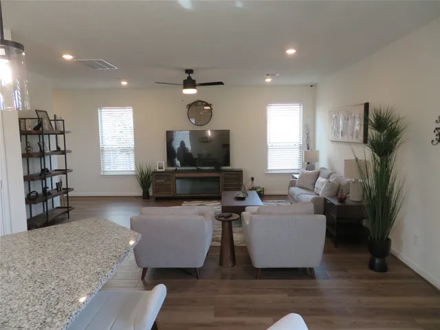 $274,500 | 4744 Sprout Crk Court, Conroe, TX 77304