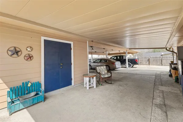 a view of a storage & utility room