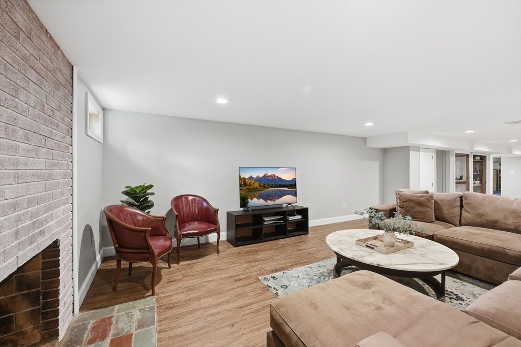 74 Framingham Road Marlborough, MA 01752 - Photo 31 of 41