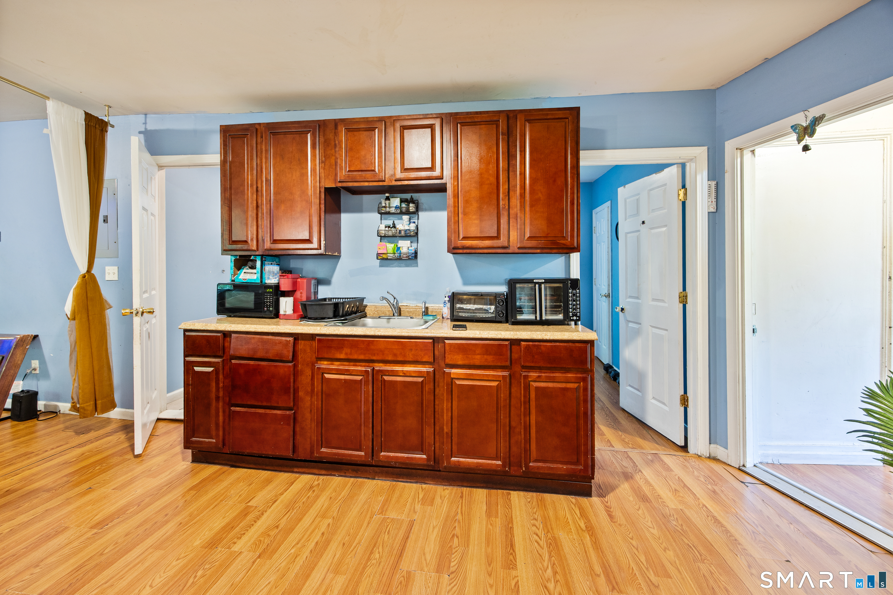 2 Hazel Street Waterbury, CT 06704 - Photo 6 of 30
