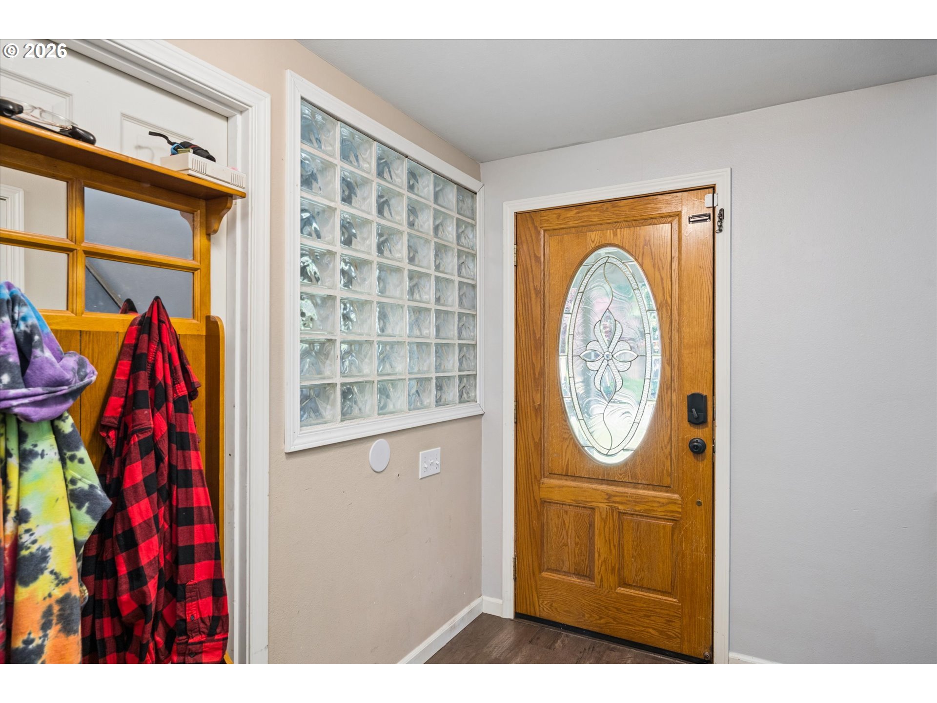995 Kintzley Avenue Springfield, OR 97478 - Photo 8 of 47 Entrance/Foyer
