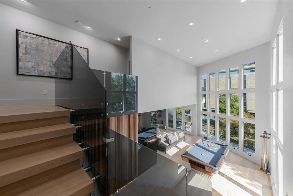 3731 Gilbert Avenue, Unit 3 Dallas, TX 75219 - Photo 26 of 40 a living room with furniture