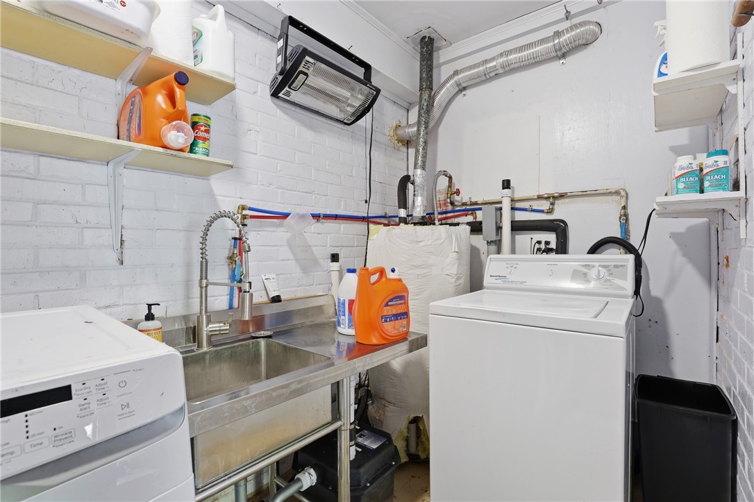 623 West Springwood Drive Seneca, SC 29672 - Photo 21 of 50 Functional laundry space featuring convenient appliances and ample storage.
