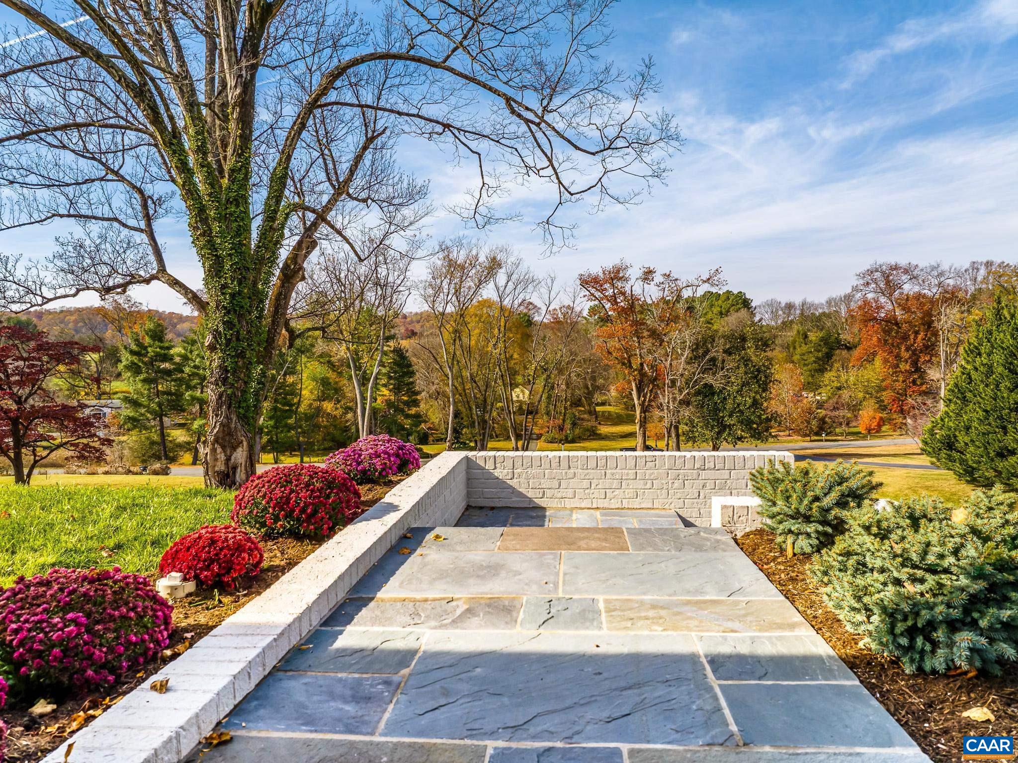49 Canterbury Road Charlottesville, VA 22903 - Photo 4 of 71 Gallery Image 4