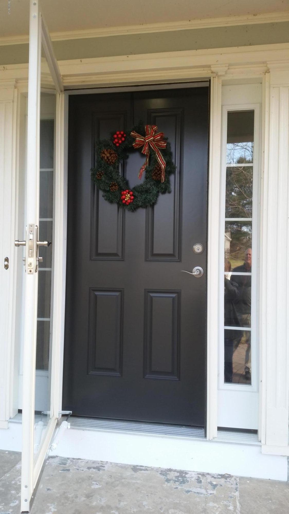 50 Valentine Road Pittsfield, MA 01201 - Photo 2 of 18 Entry way