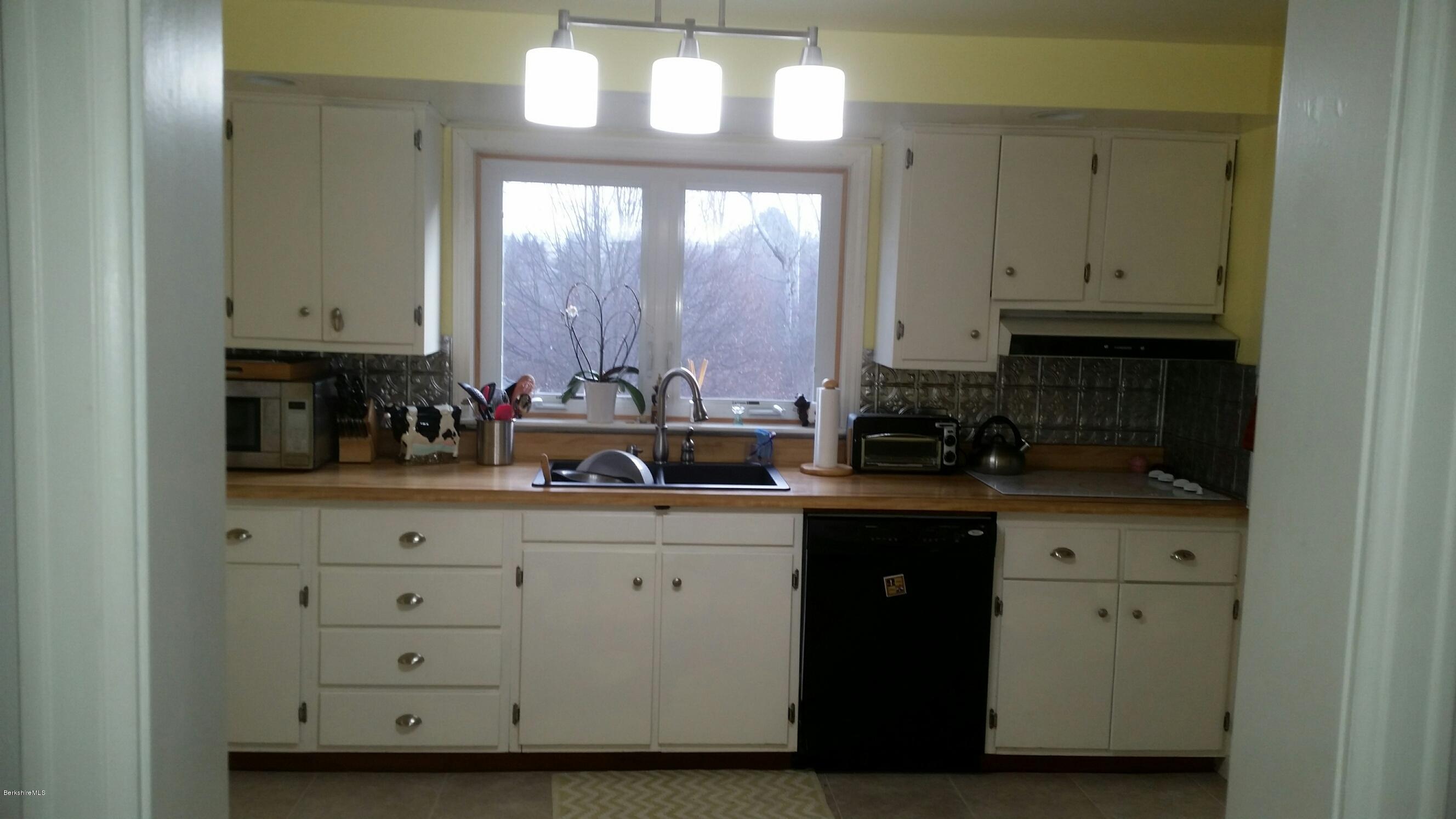 50 Valentine Road Pittsfield, MA 01201 - Photo 12 of 18 Kitchen