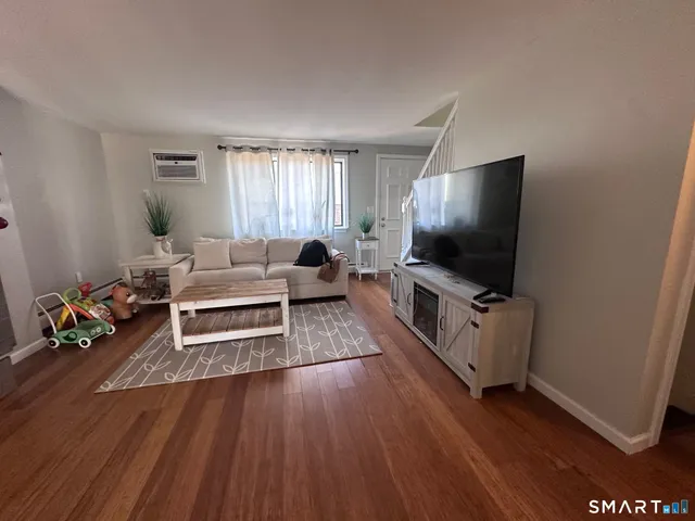 $284,925 | 144 Churchill Drive, Unit 144, Newington, CT 06111