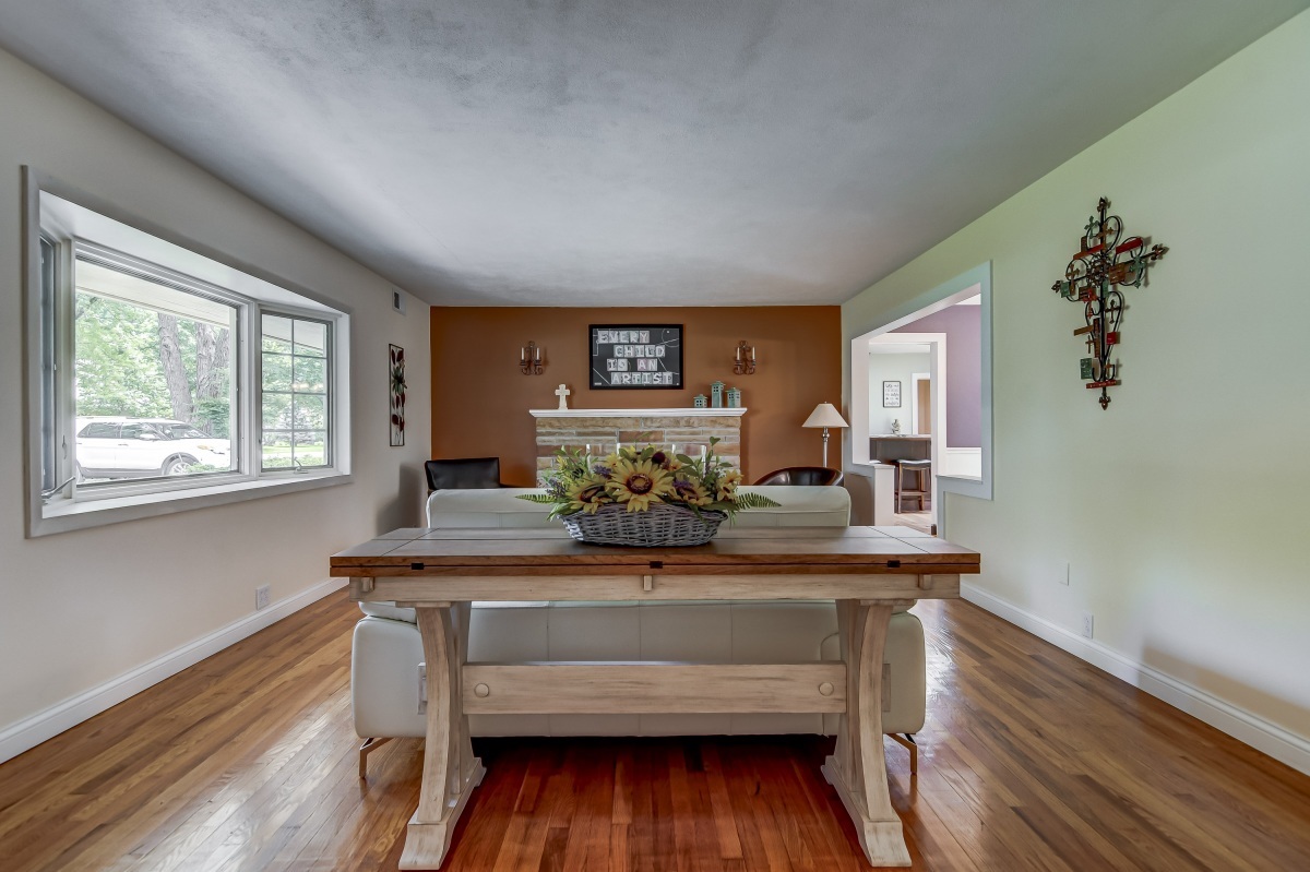 2148 Cherry Road Springfield, IL 62704 - Photo 3 of 45