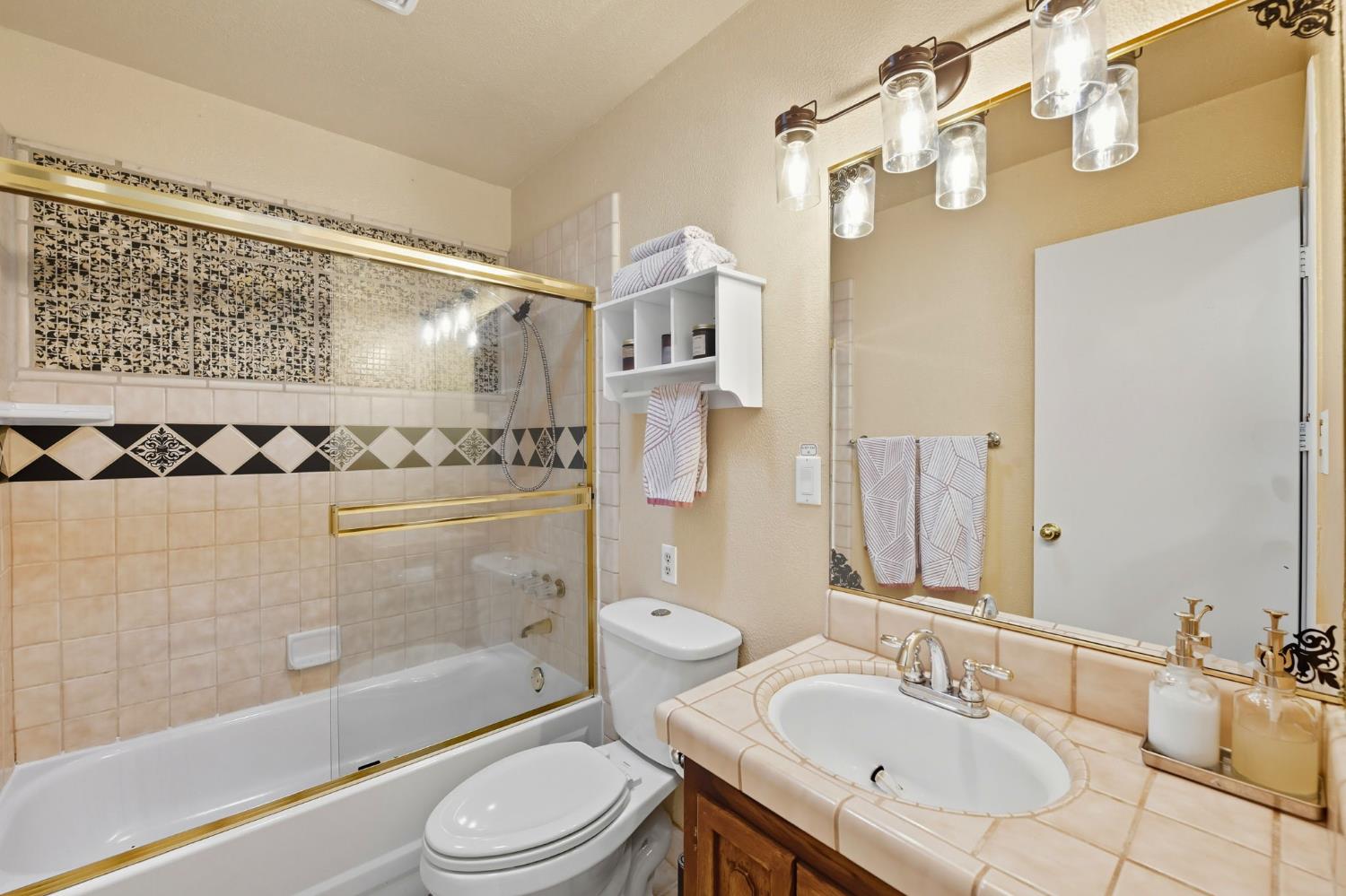 5343 Maui Way Fair Oaks, CA 95628 - Photo 28 of 40