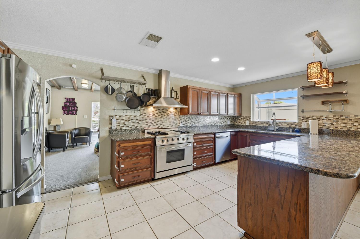 5343 Maui Way Fair Oaks, CA 95628 - Photo 6 of 40