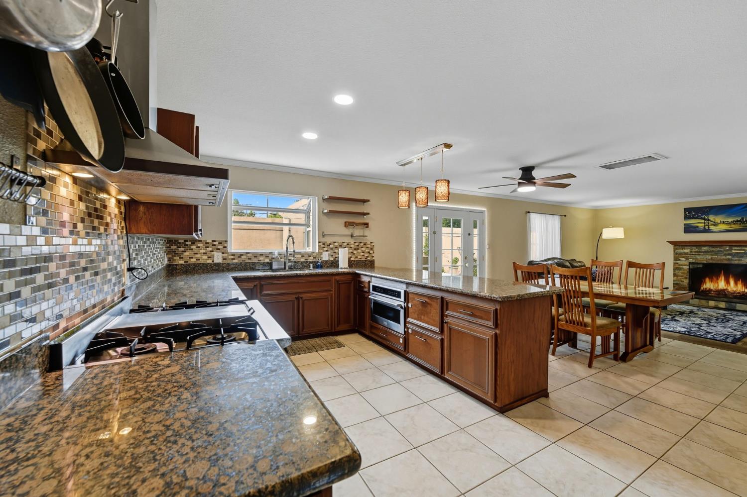 5343 Maui Way Fair Oaks, CA 95628 - Photo 9 of 40