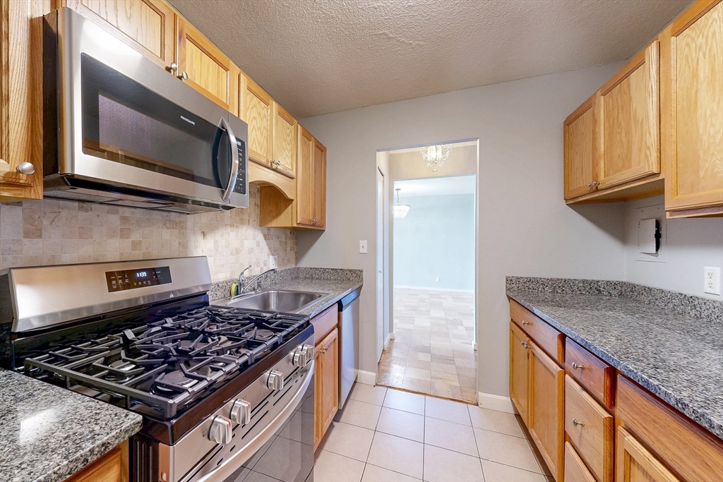 77 Pond Avenue, Unit 1207 Brookline, MA 02445 - Photo 5 of 33