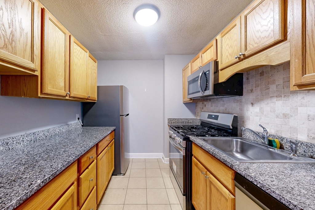 77 Pond Avenue, Unit 1207 Brookline, MA 02445 - Photo 6 of 33