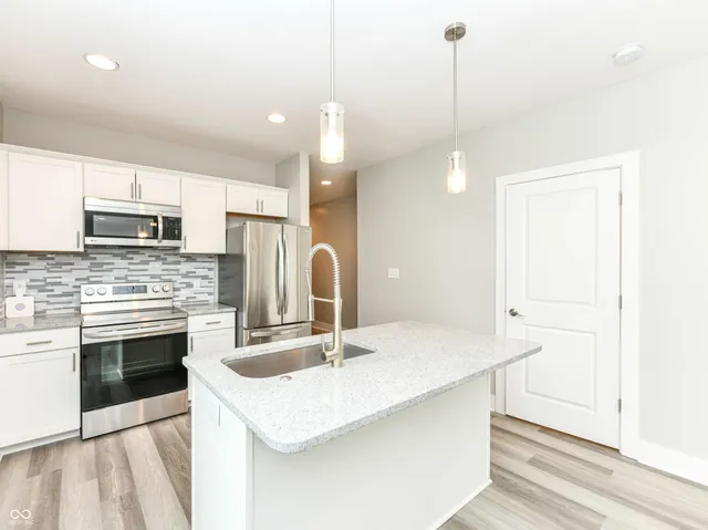 $1,600 | 2645 North College Avenue, Unit A, Indianapolis, IN 46205