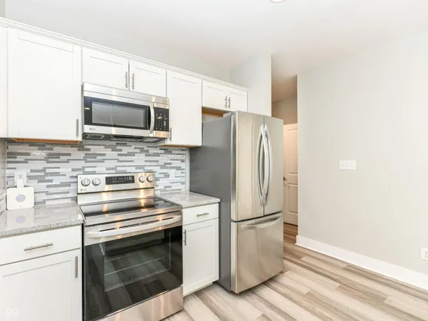 $1,600 | 2645 North College Avenue, Unit A, Indianapolis, IN 46205