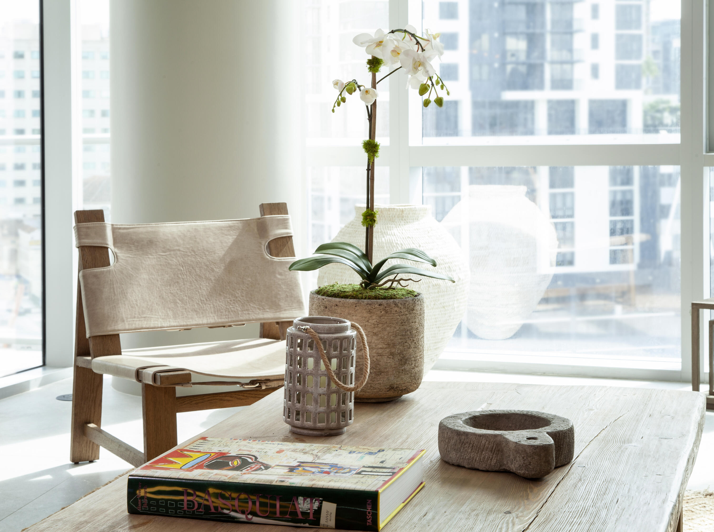 851 Northeast 1st Avenue, Unit 812 Miami, FL 33132 - Photo 26 of 84 a vase of flowers sitting on a table