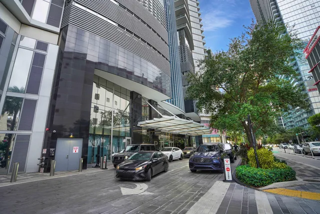 $1,975,000 | 851 Northeast 1st Avenue, Unit 812, Miami, FL 33132