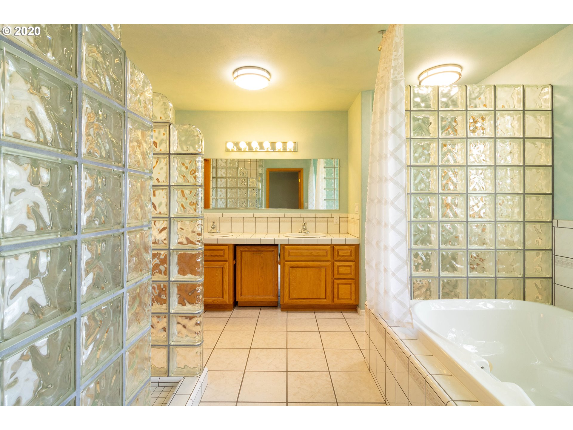 3948 Del Rio Road Roseburg, OR 97471 - Photo 14 of 25 Gallery Image 14