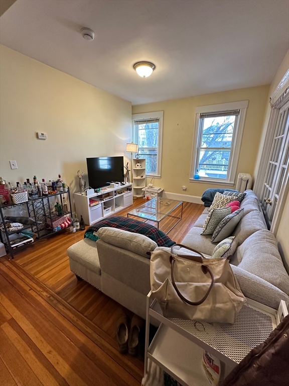 6 Elm Street, Unit 3 Brookline, MA 02445 - Photo 5 of 7