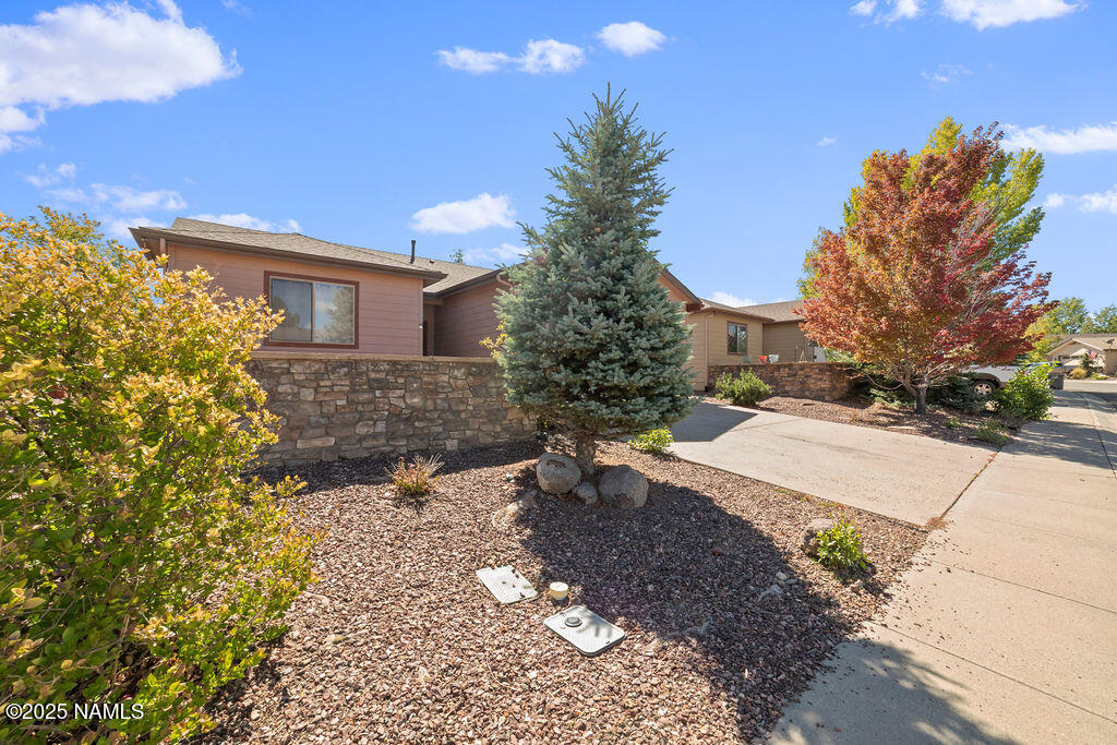 603 Brookline Loop Williams, AZ 86046 - Photo 6 of 57 a view of a house with a yard