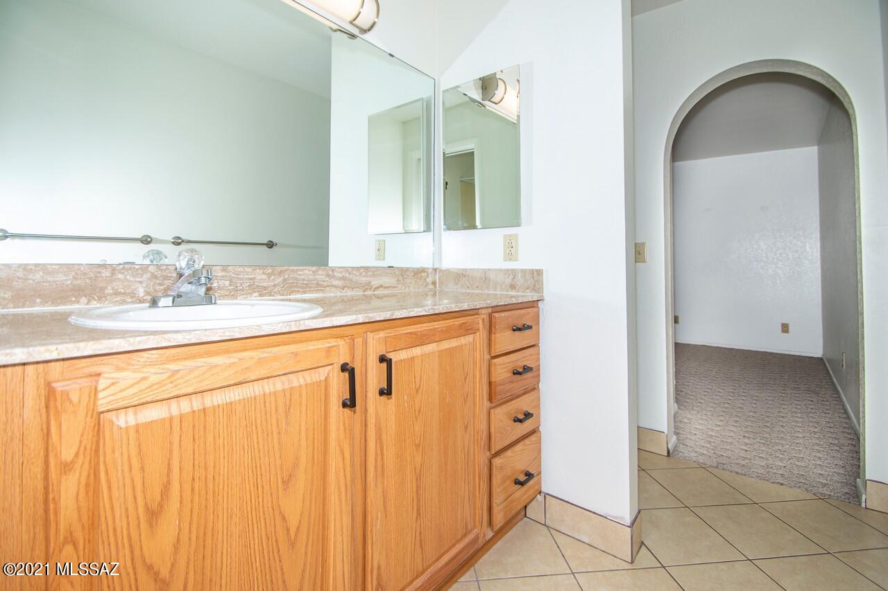 8255 North Oracle Road, Unit 201 Tucson, AZ 85704 - Photo 15 of 21 Gallery Image 15