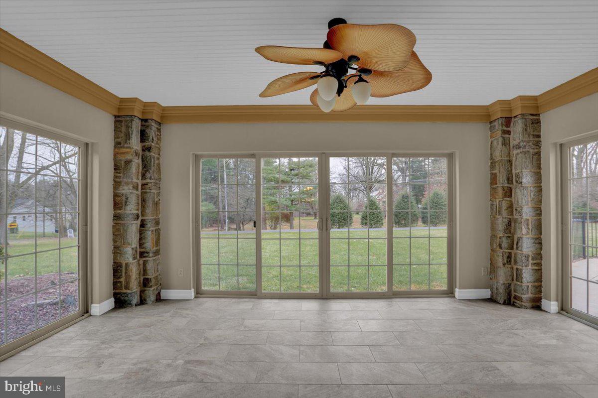 403 Oak Grove Road Reading, PA 19601 - Photo 13 of 99 Gallery Image 13