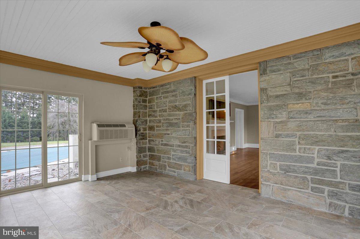 403 Oak Grove Road Reading, PA 19601 - Photo 14 of 99 Gallery Image 14