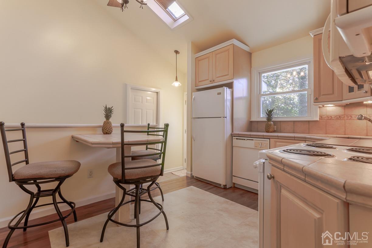 211 Fresh Ponds Road East Brunswick, NJ 08816 - Photo 22 of 40 Gallery Image 22