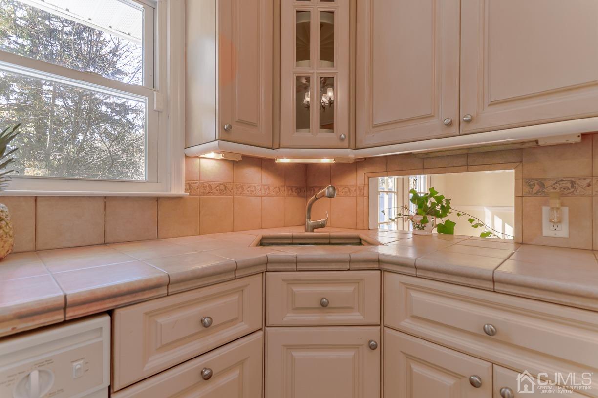 211 Fresh Ponds Road East Brunswick, NJ 08816 - Photo 24 of 40 Gallery Image 24