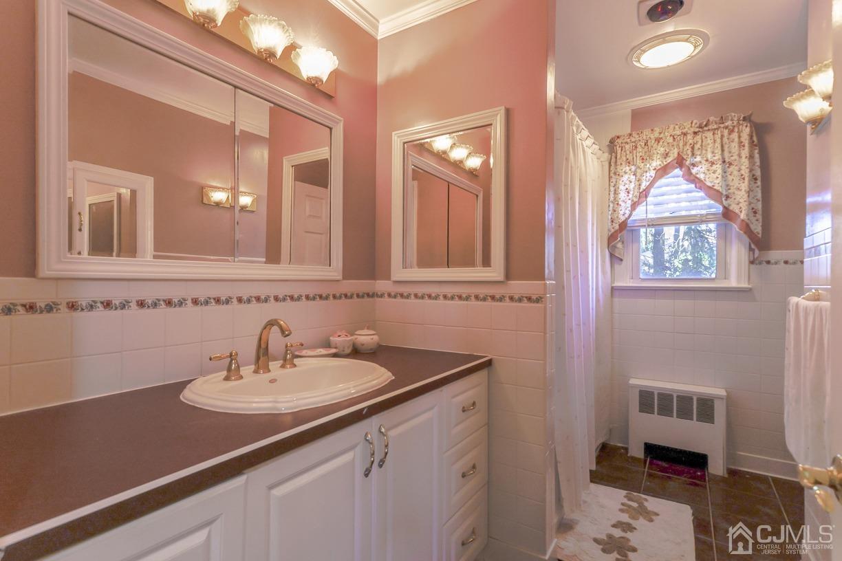211 Fresh Ponds Road East Brunswick, NJ 08816 - Photo 28 of 40 Gallery Image 28
