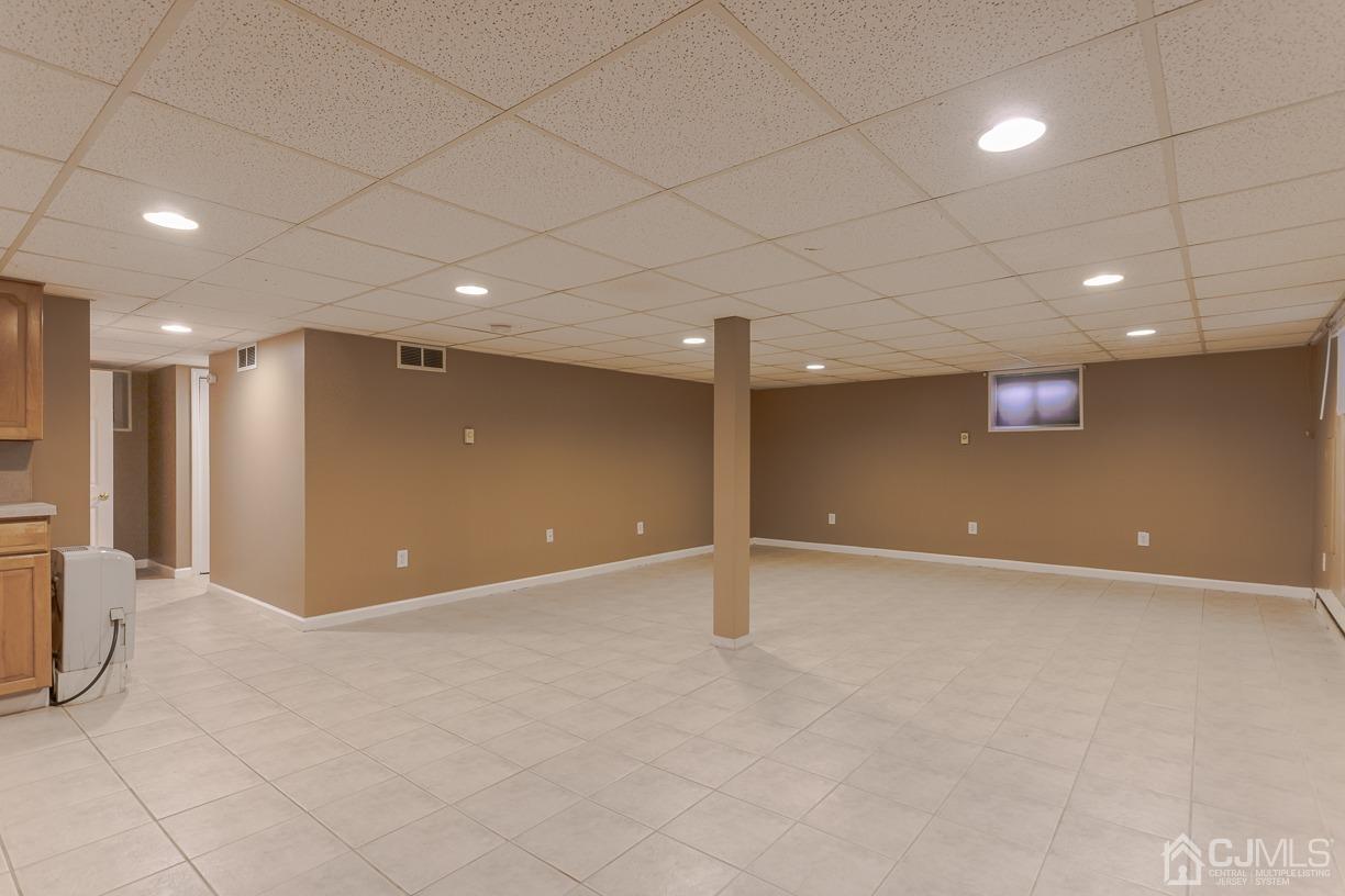 211 Fresh Ponds Road East Brunswick, NJ 08816 - Photo 36 of 40 Gallery Image 36