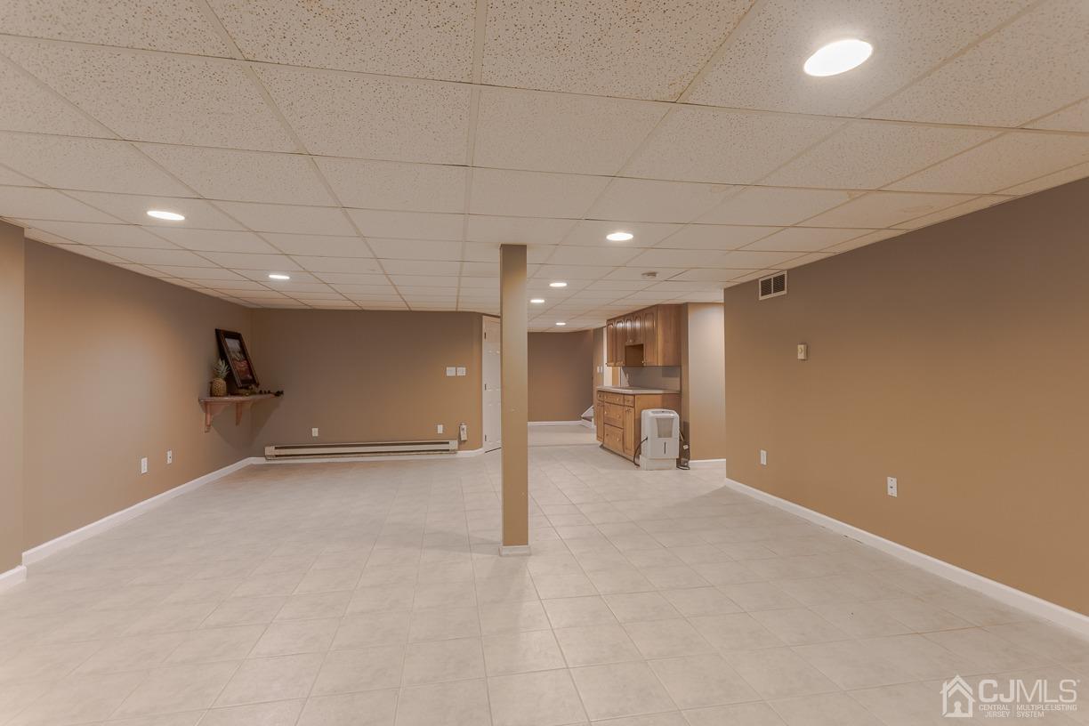 211 Fresh Ponds Road East Brunswick, NJ 08816 - Photo 37 of 40 Gallery Image 37