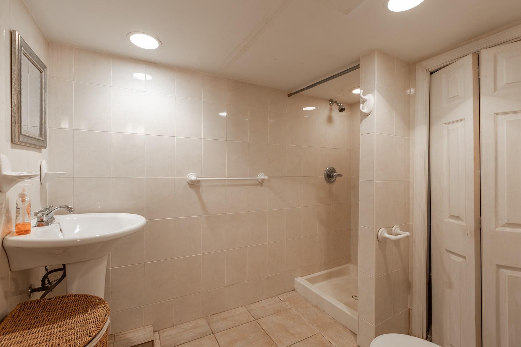 136 Sturges Street Staten Island, NY 10314 - Photo 20 of 27