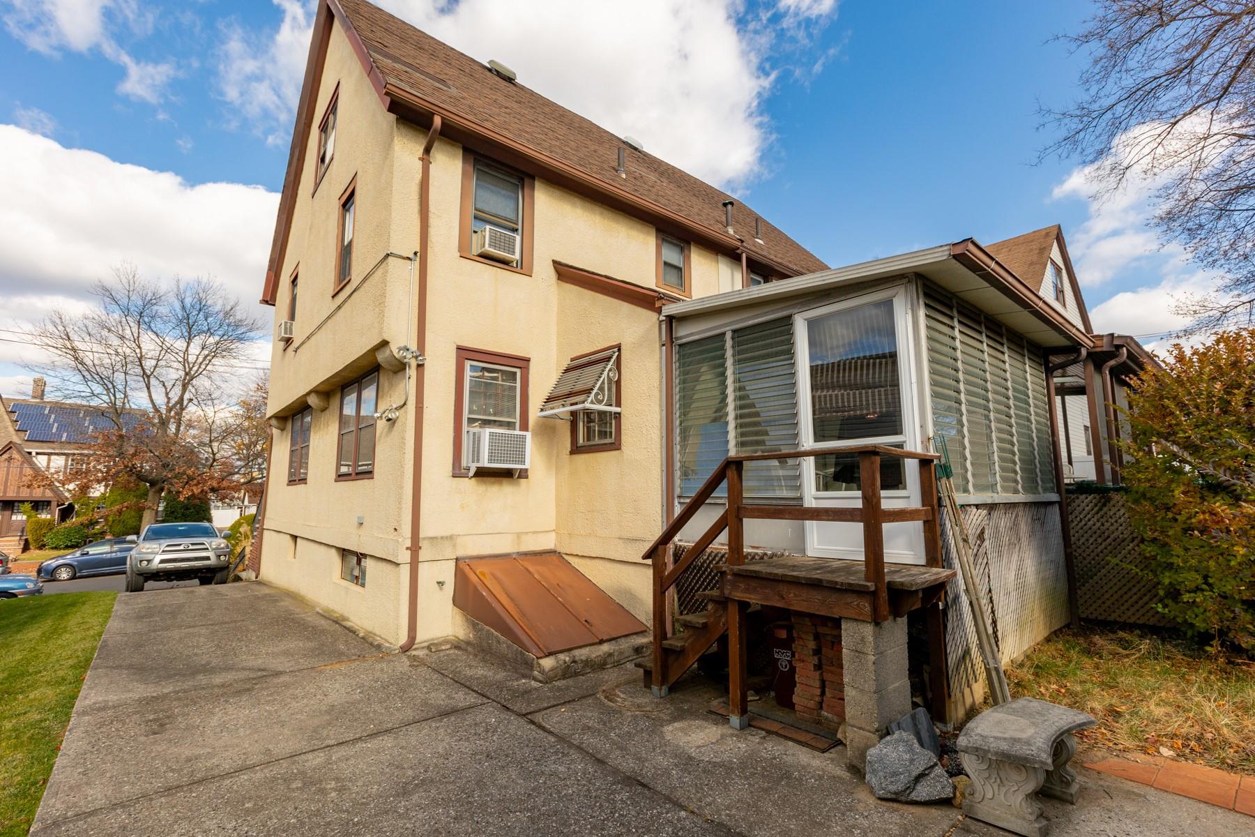 136 Sturges Street Staten Island, NY 10314 - Photo 26 of 27