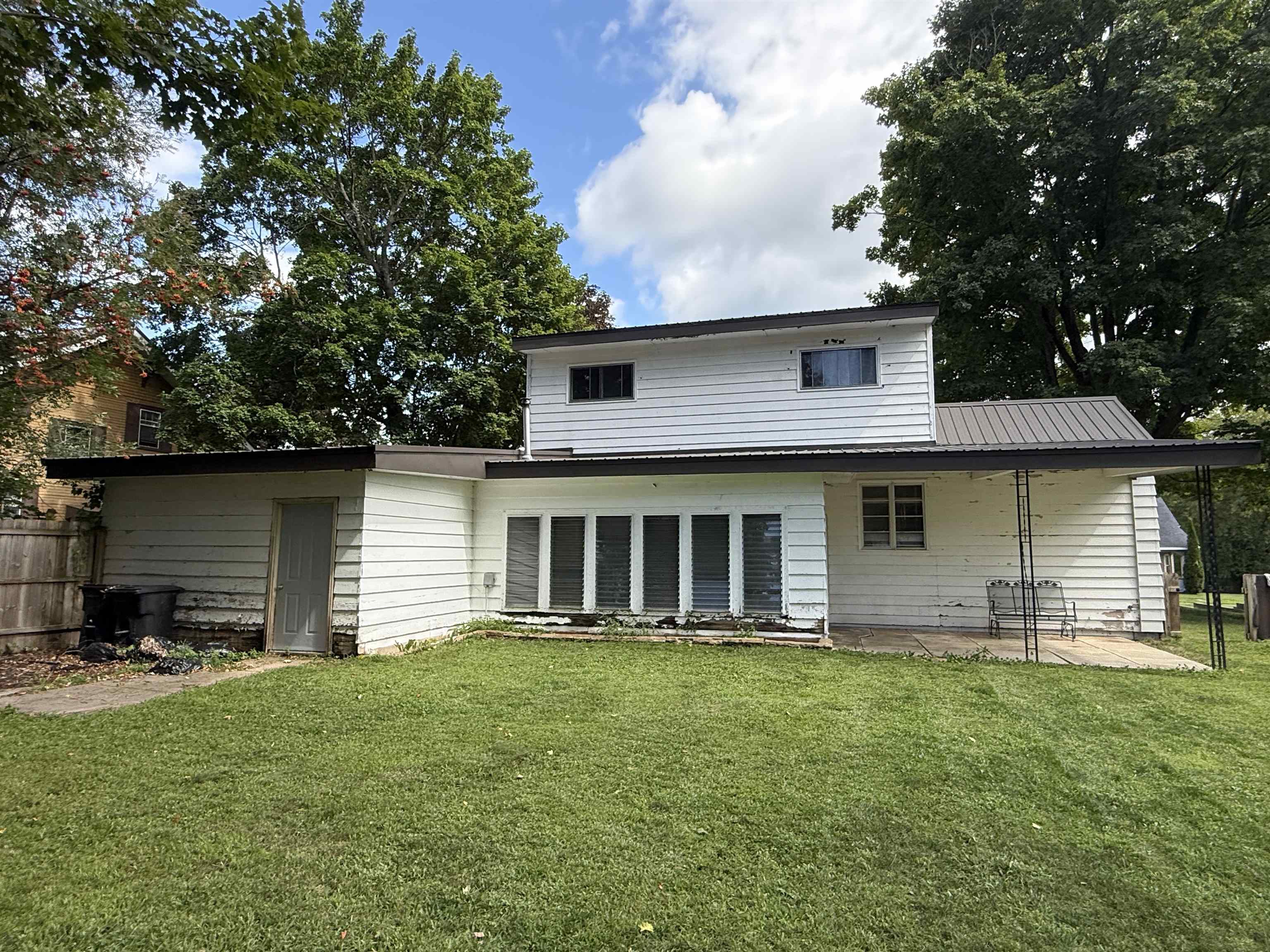911 Main Street Gresham, WI 54128 - Photo 2 of 19 Gallery Image 2