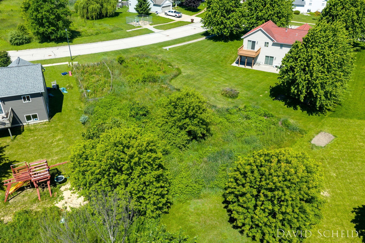 228 Chary Ridge Drive Kent City, MI 49330 - Photo 8 of 14