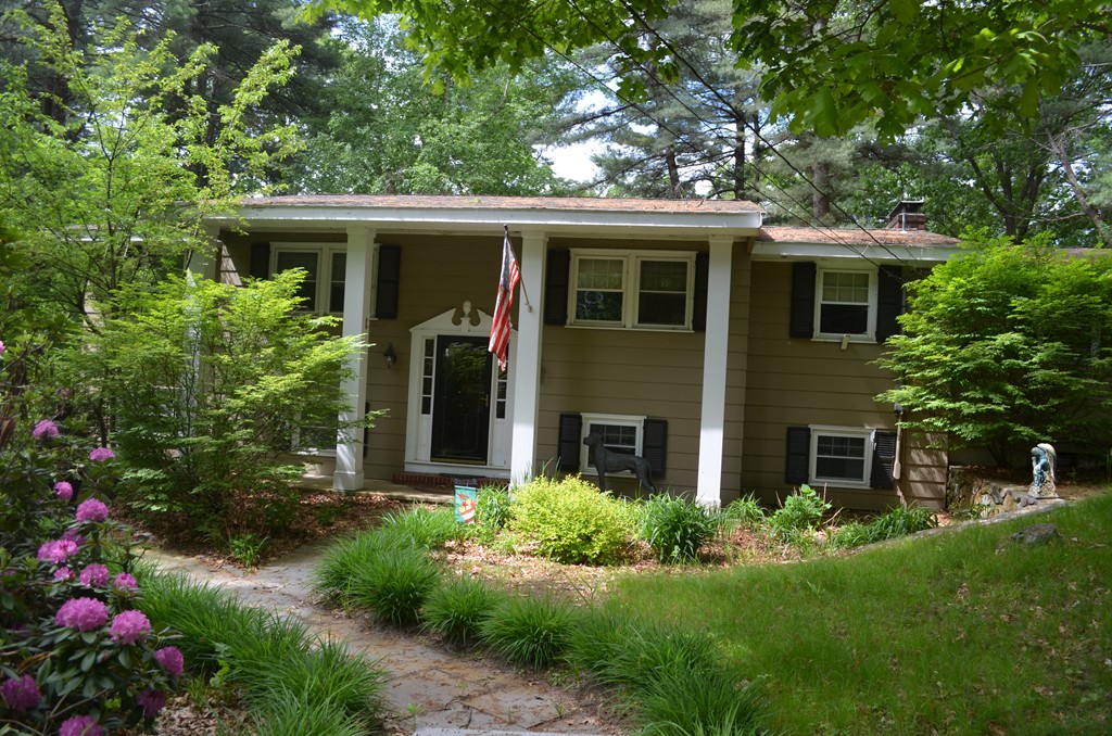 181 Topsfield Road Boxford, MA 01921 - Photo 1 of 17 Gallery Image 1