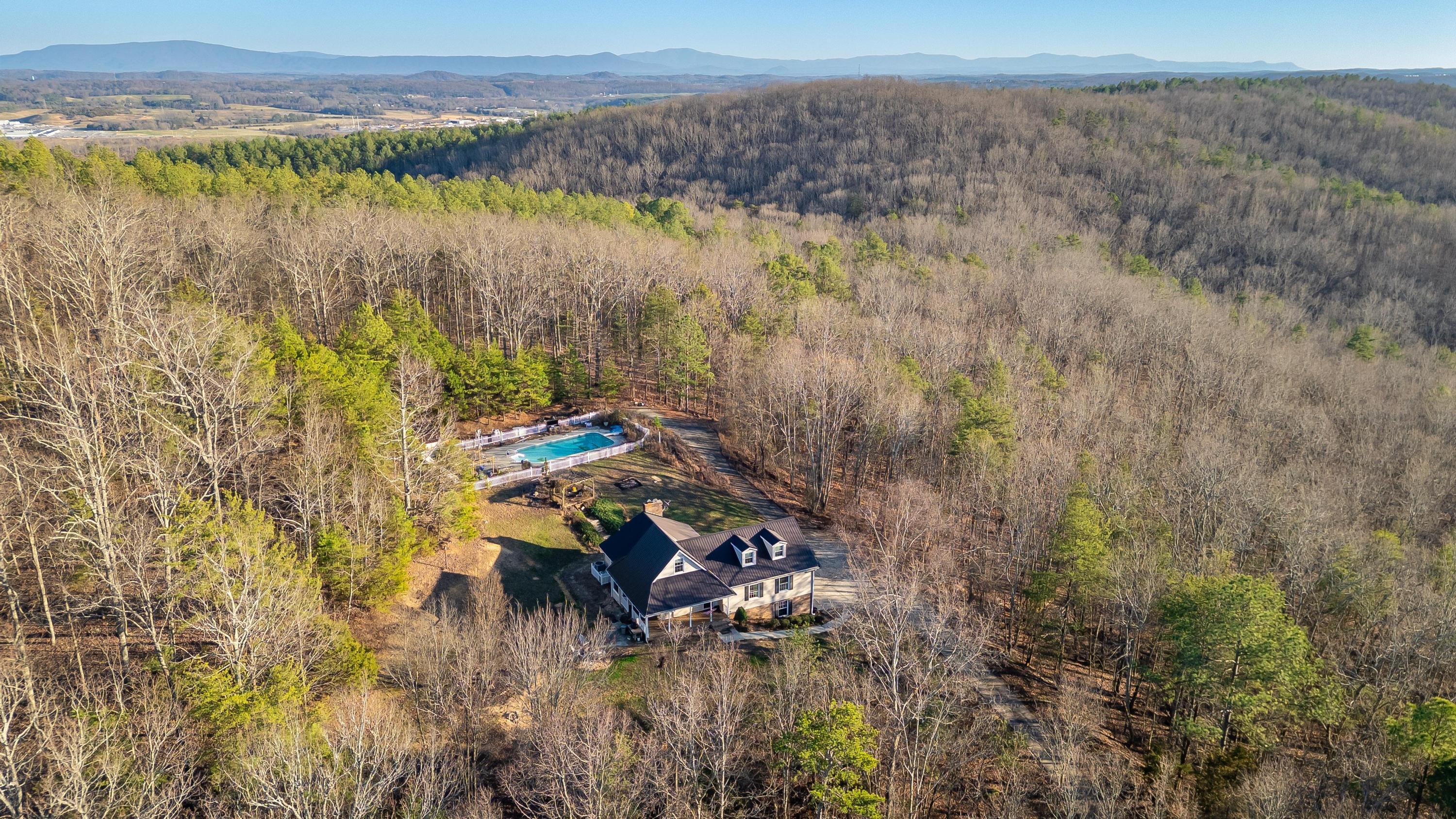 345 Potter Place Road Northwest Charleston, TN 37310 - Photo 4 of 39 2026_01_January_345_Potter_Place_Rd_NW_0