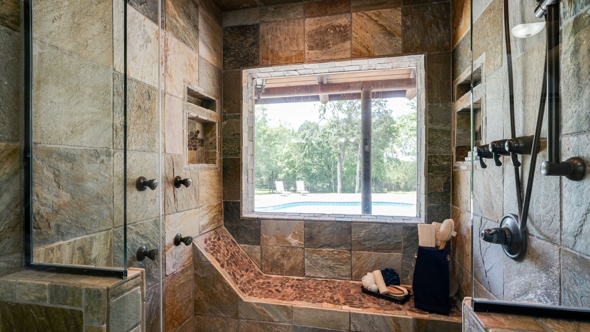 618 Greenvale Road Lebanon, TN 37090 - Photo 21 of 48 a bath room with a tub