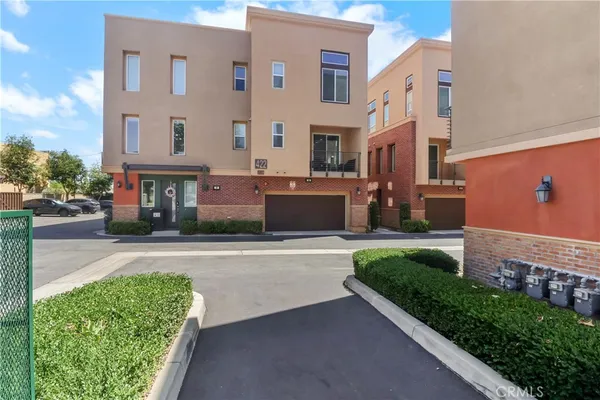 $608,000 | 422 West Rte 66, Unit 28, Glendora, CA 91740
