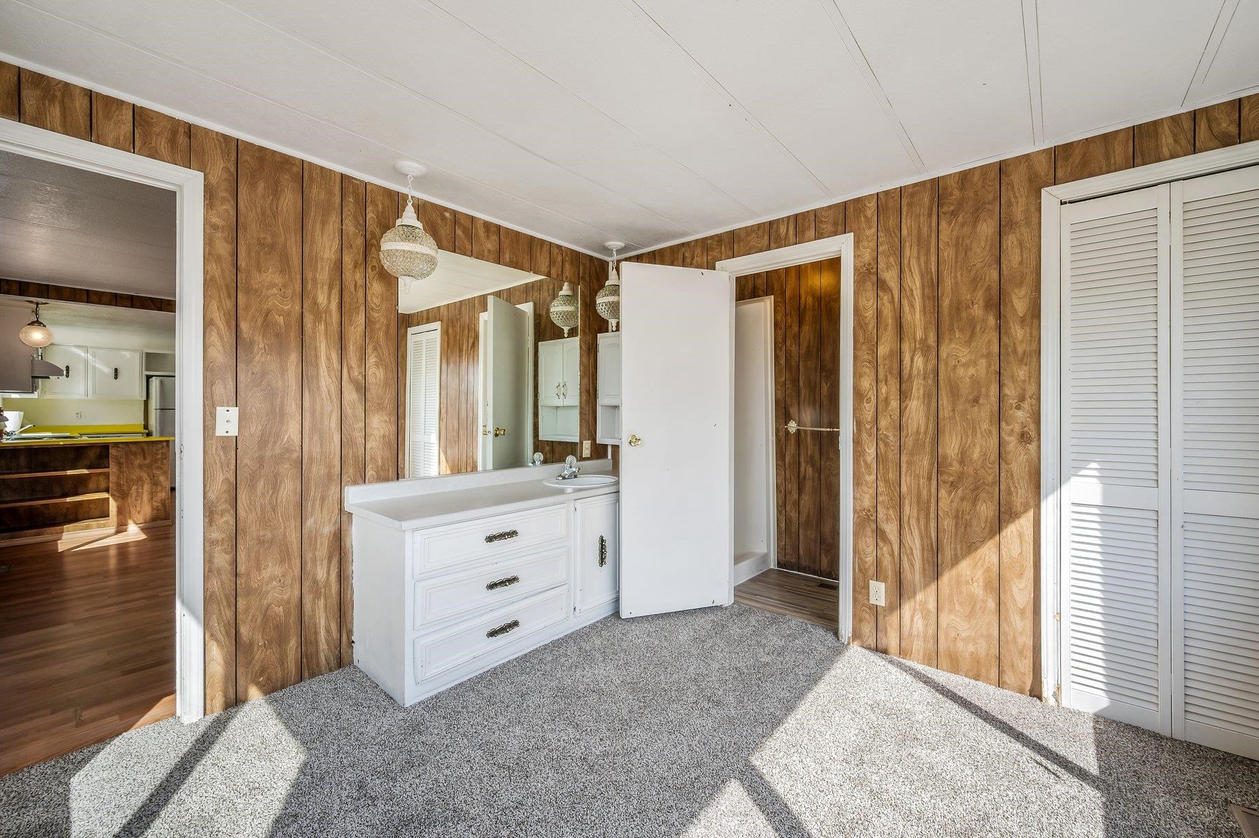 11612 North Sheridan Street, Unit E1 Mead, WA 99021 - Photo 13 of 29
